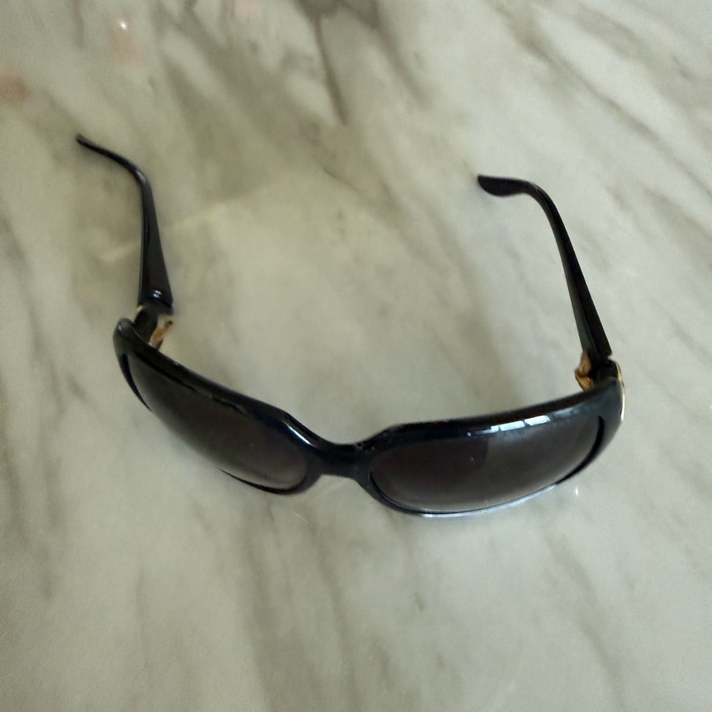 Gucci Black Women’s Sunglasses with Gold Accent - Picture 3 of 7